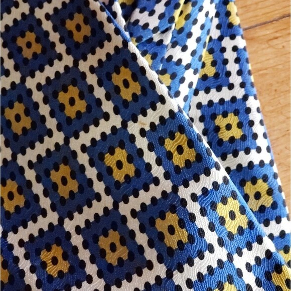 Men's Tongue Tied 100% Silk Tie - Picture 6 of 6